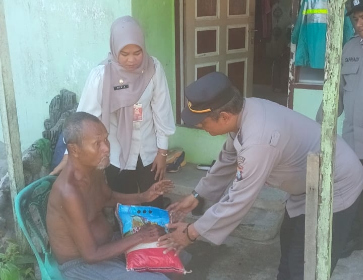 Polsek Meral Bakti Sosial di Kelurahan Baran Barat
