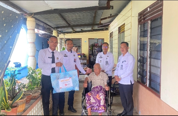 Rutan Karimun Door To Door Bagikan Paket Sembako ‎