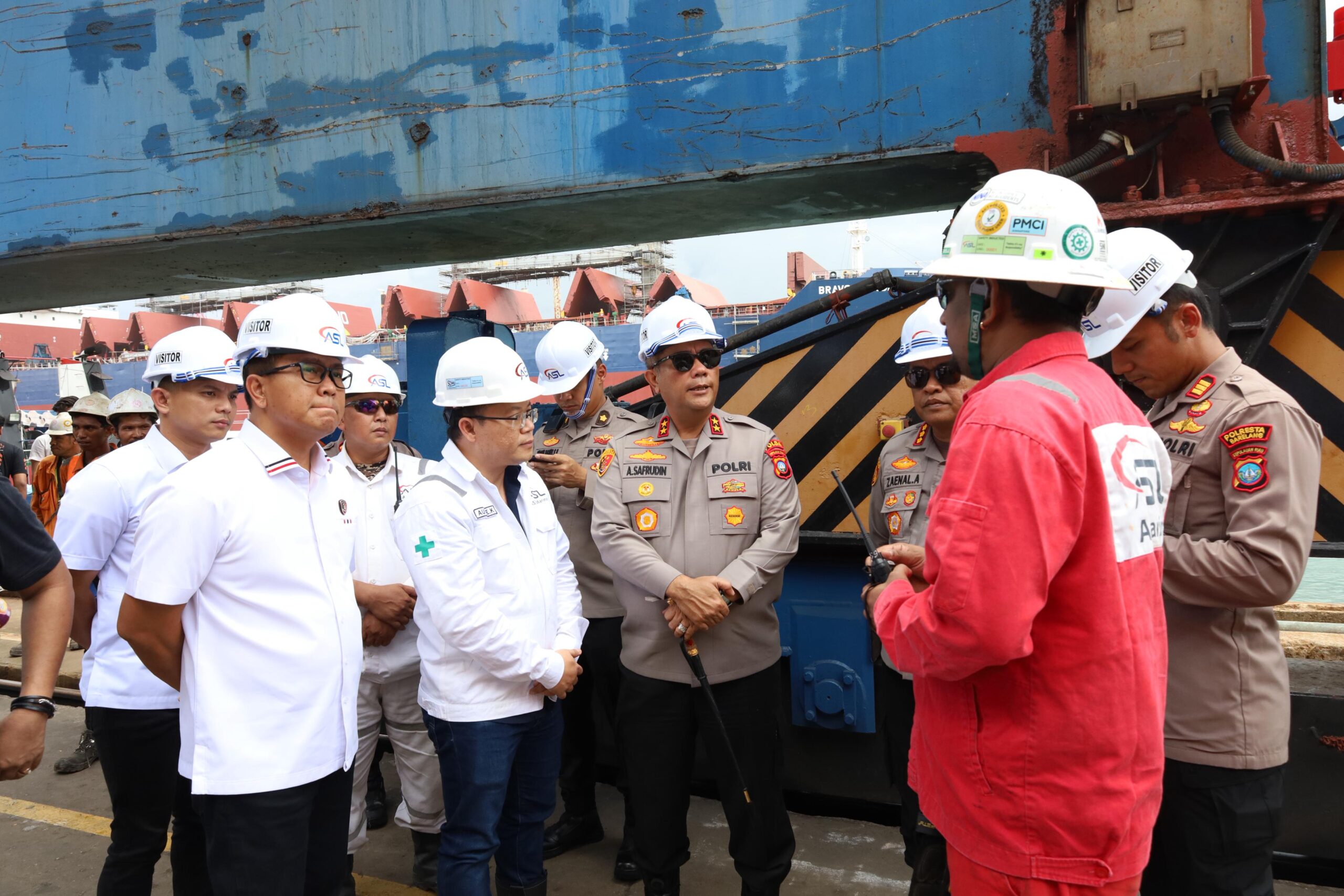 Kapolda Kepri Tinjau Lokasi Kebakaran Kapal Federal II Tanjung Uncang dan Jenguk Korban di Rumah Sakit