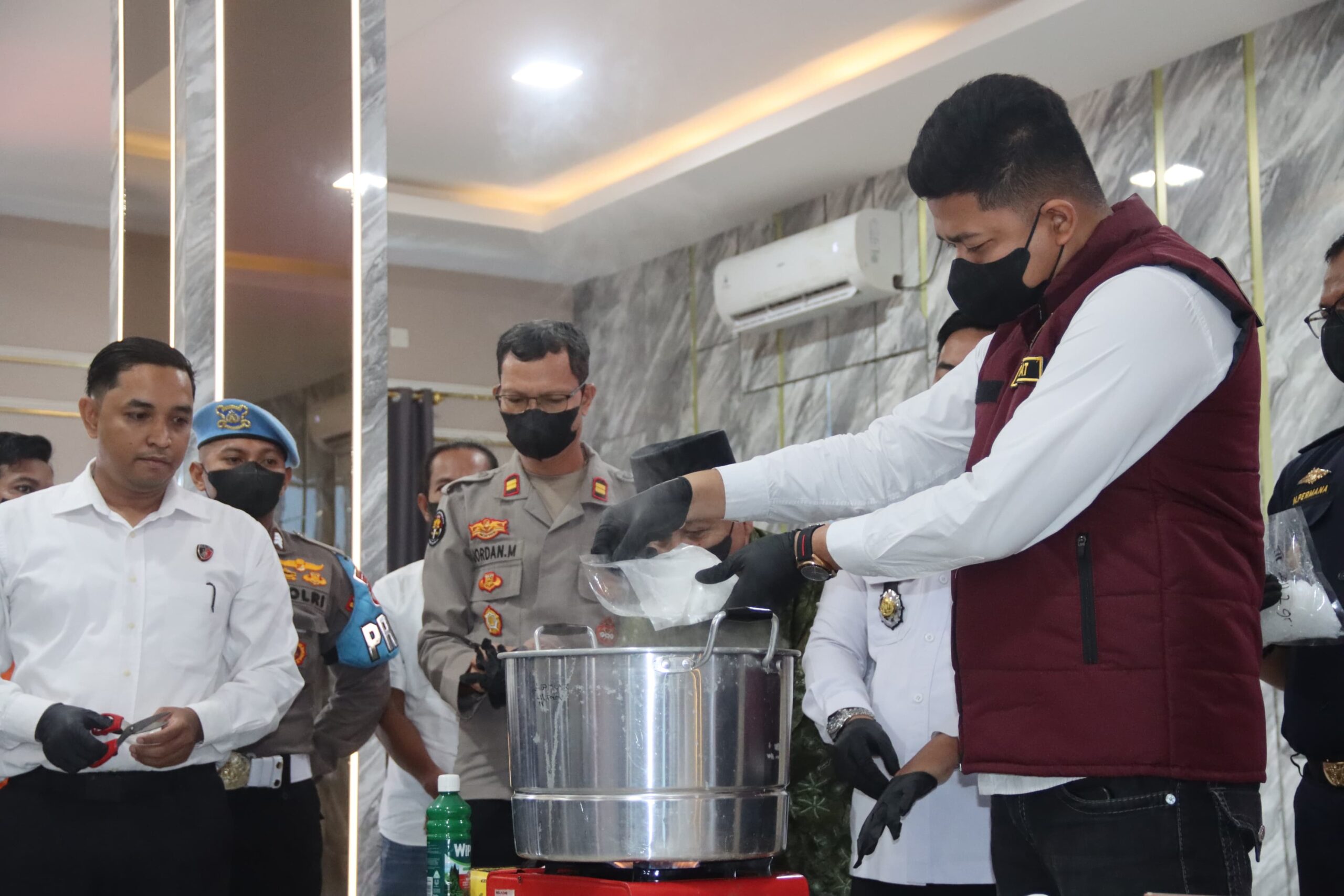 Polres Karimun Musnahkan 1,3 Kg Sabu, Satu Tersangka Masih DPO